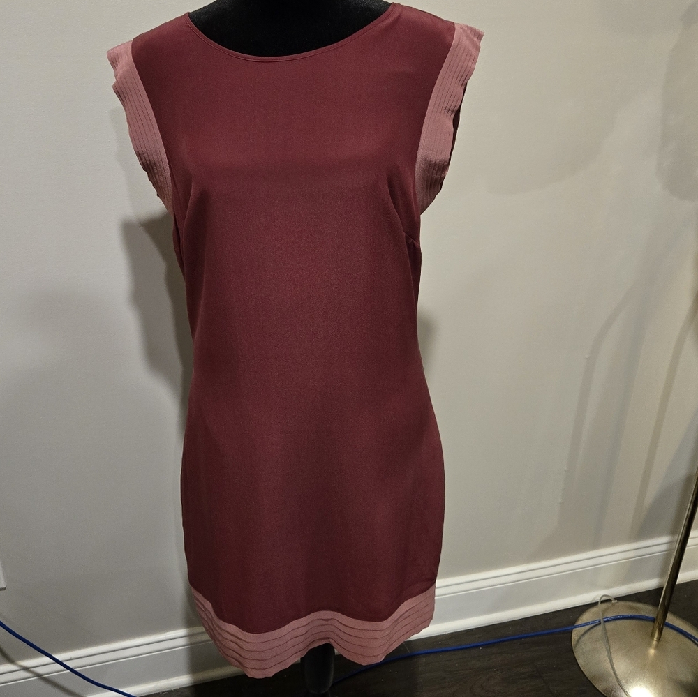 Marciano cranberry short sheath dress ❤️
